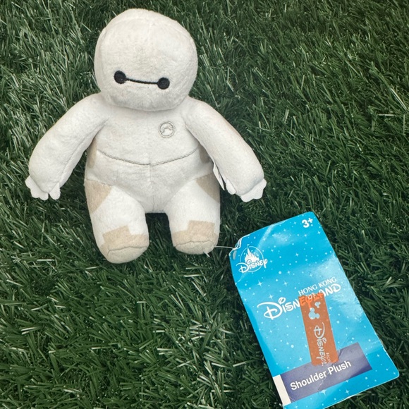 Disney White and Tan Baymax Shoulder Plush